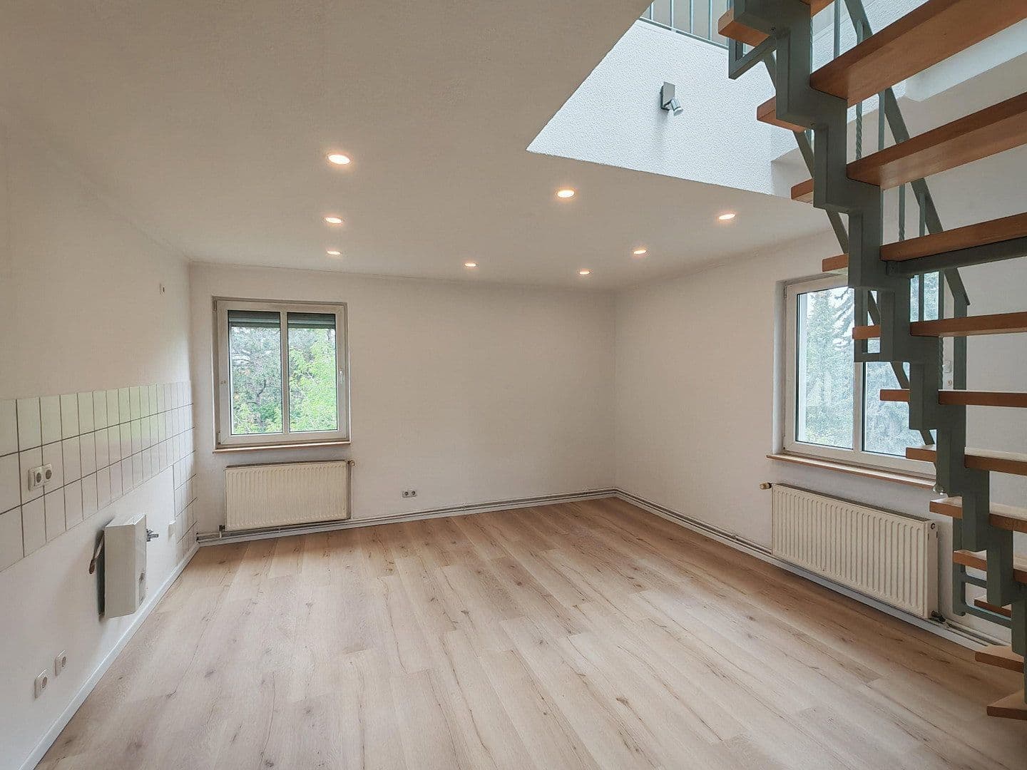Predaj bytu 4-izbový 84 m², Ernststr.89, Berlin, Berlín Predaj bytu 4-izbový 84 m², Ernststr.89, Berlin, Berlín