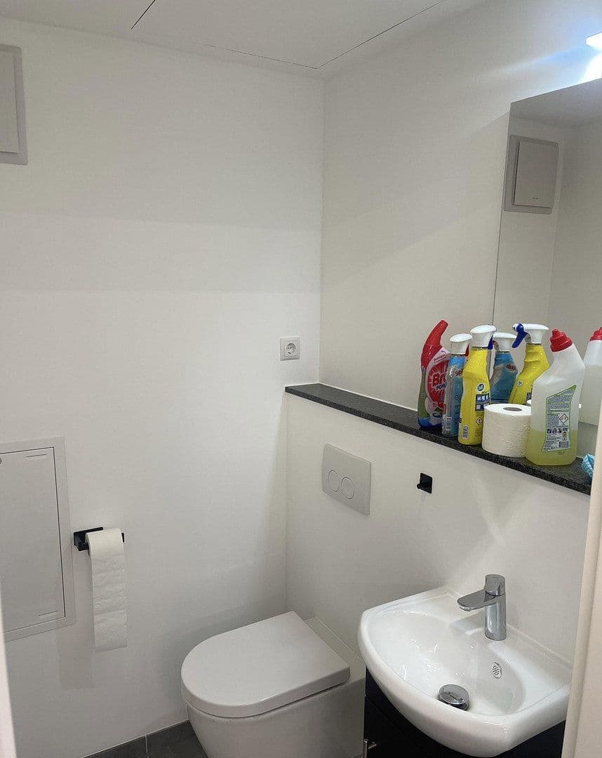 Prenájom nebytového priestoru 160 m², Uffing, Bavorsko Prenájom nebytového priestoru 160 m², Uffing, Bavorsko
