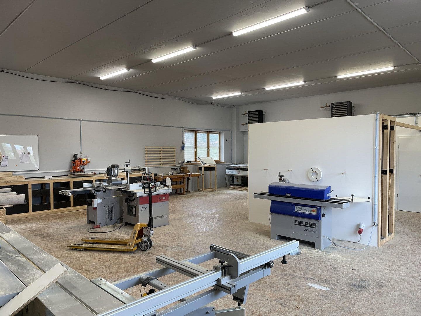 Prenájom nebytového priestoru 160 m², Uffing, Bavorsko Prenájom nebytového priestoru 160 m², Uffing, Bavorsko