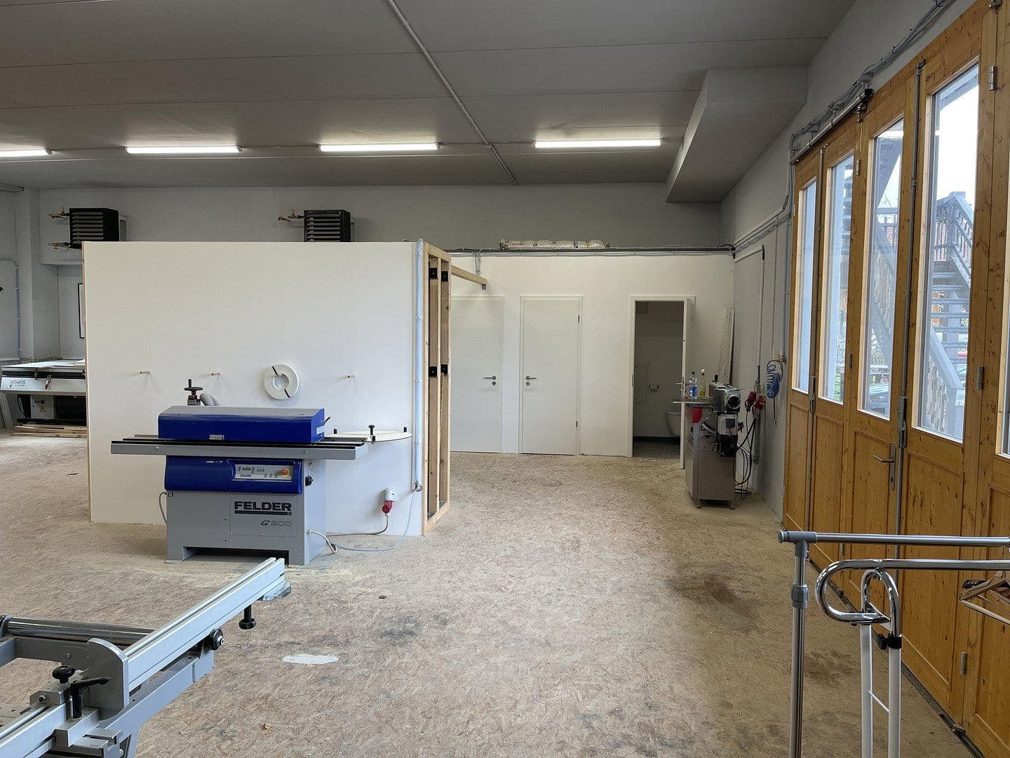 Prenájom nebytového priestoru 160 m², Uffing, Bavorsko Prenájom nebytového priestoru 160 m², Uffing, Bavorsko