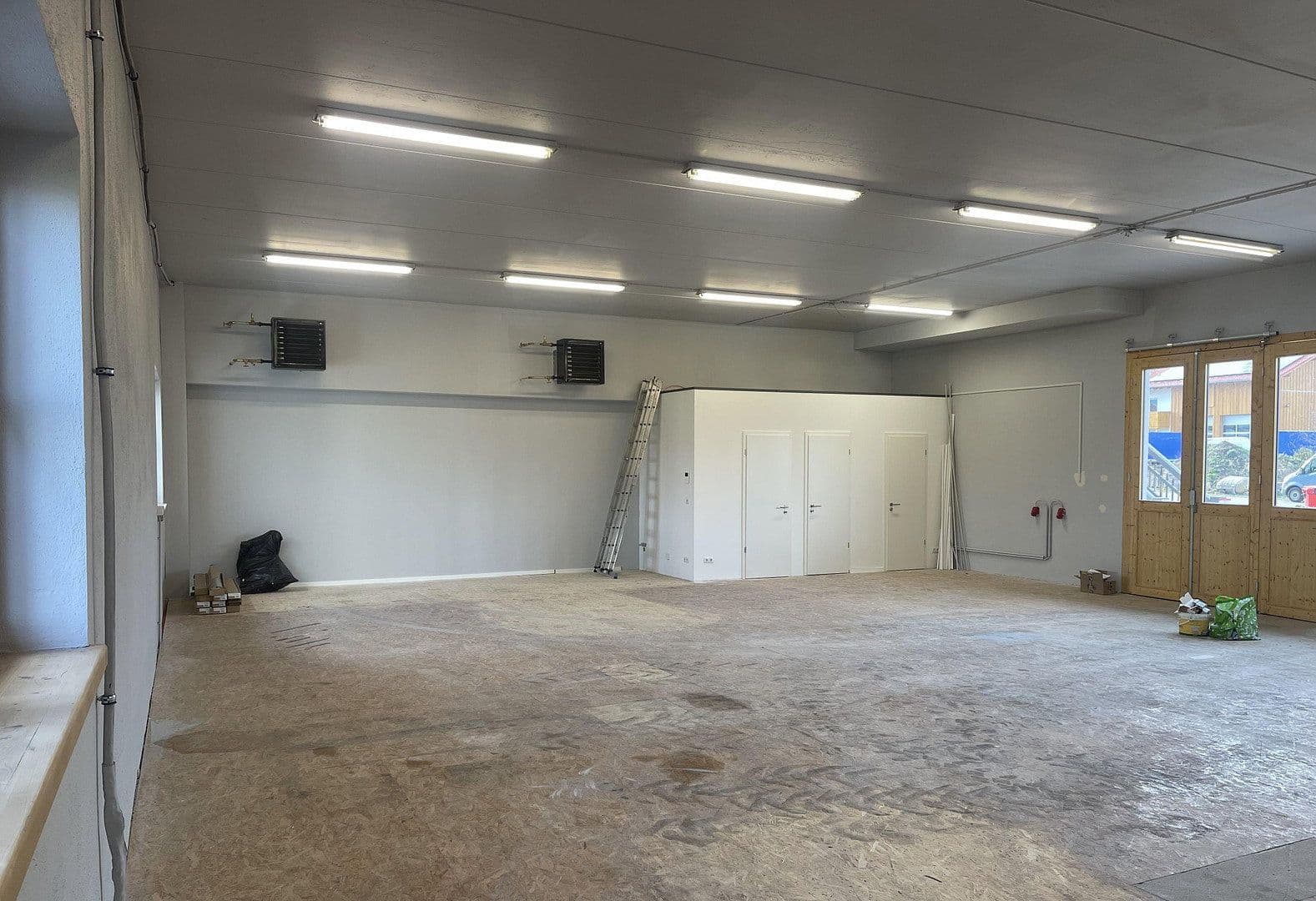 Prenájom nebytového priestoru 160 m², Uffing, Bavorsko Prenájom nebytového priestoru 160 m², Uffing, Bavorsko