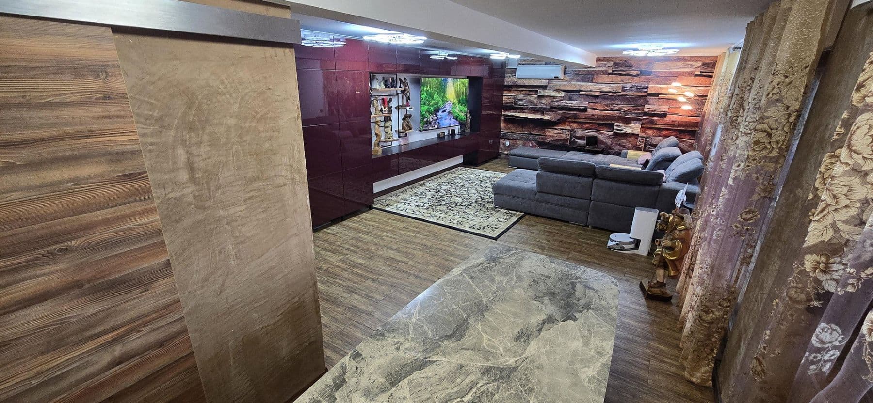 Predaj nebytového priestoru 1.496 m², Leingarten, Bádensko-Wurttembersko Predaj nebytového priestoru 1.496 m², Leingarten, Bádensko-Wurttembersko