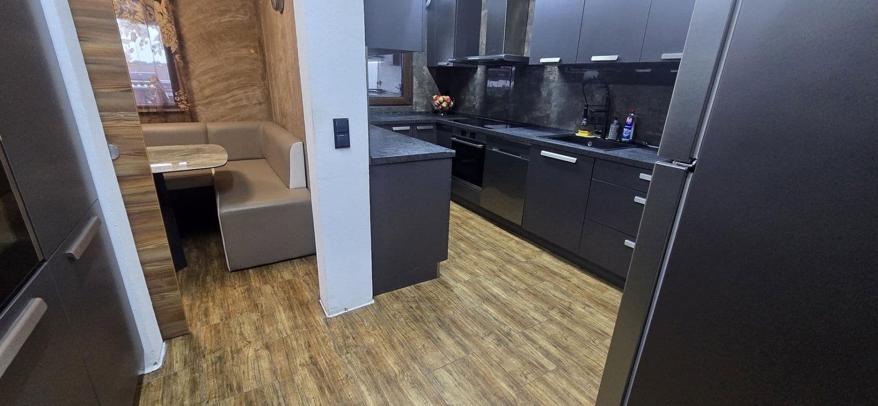Predaj nebytového priestoru 1.496 m², Leingarten, Bádensko-Wurttembersko Predaj nebytového priestoru 1.496 m², Leingarten, Bádensko-Wurttembersko