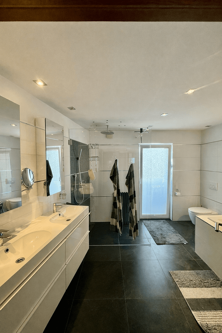 Prenájom bytu 3-izbový 131 m², Pulheim, Severné Porýnie - Westfálsko Prenájom bytu 3-izbový 131 m², Pulheim, Severné Porýnie - Westfálsko