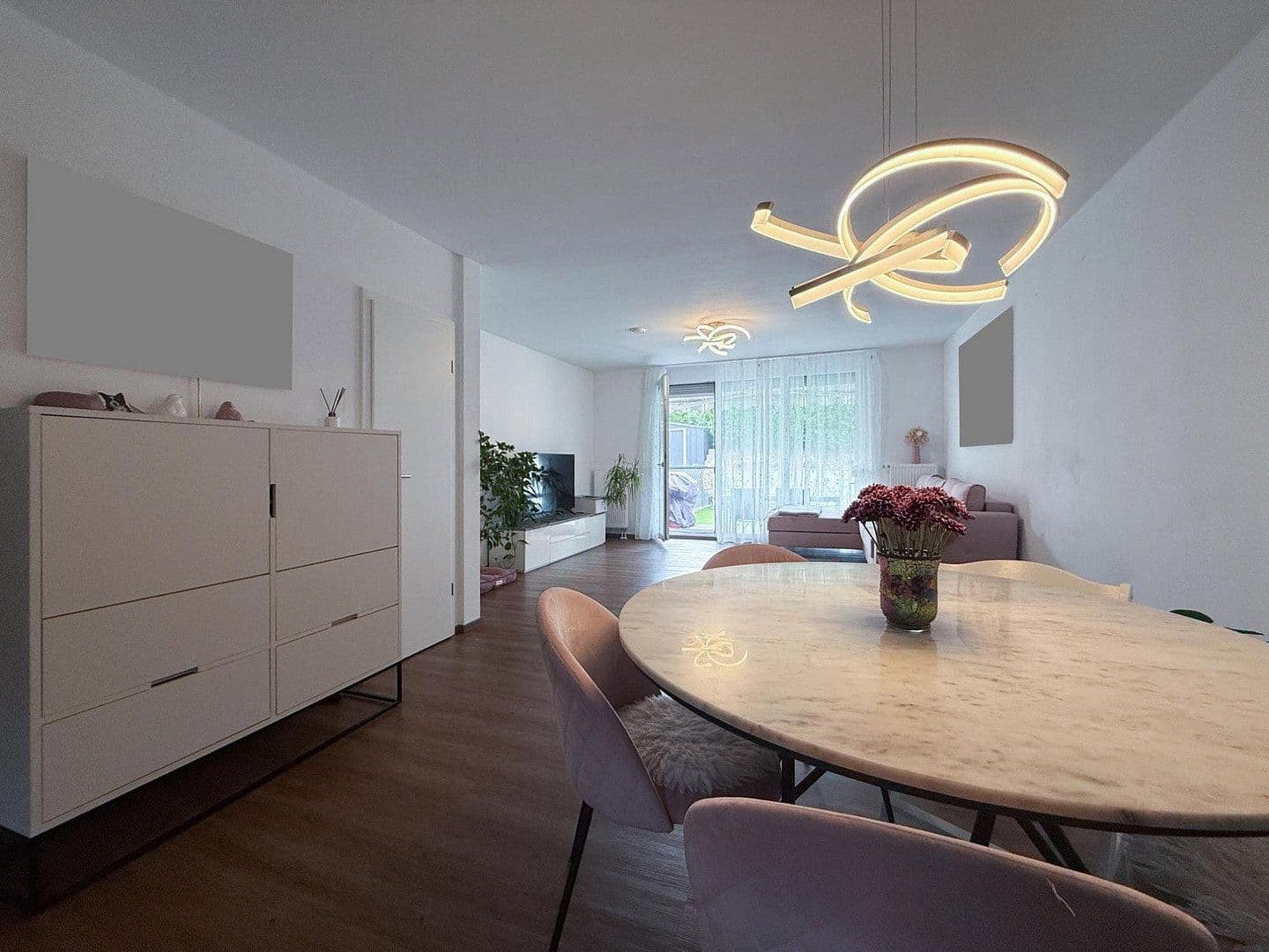 Prenájom domu 141 m², pozemek 196 m², Bad Kreuznach, Porýnie-Falcko Prenájom domu 141 m², pozemek 196 m², Bad Kreuznach, Porýnie-Falcko