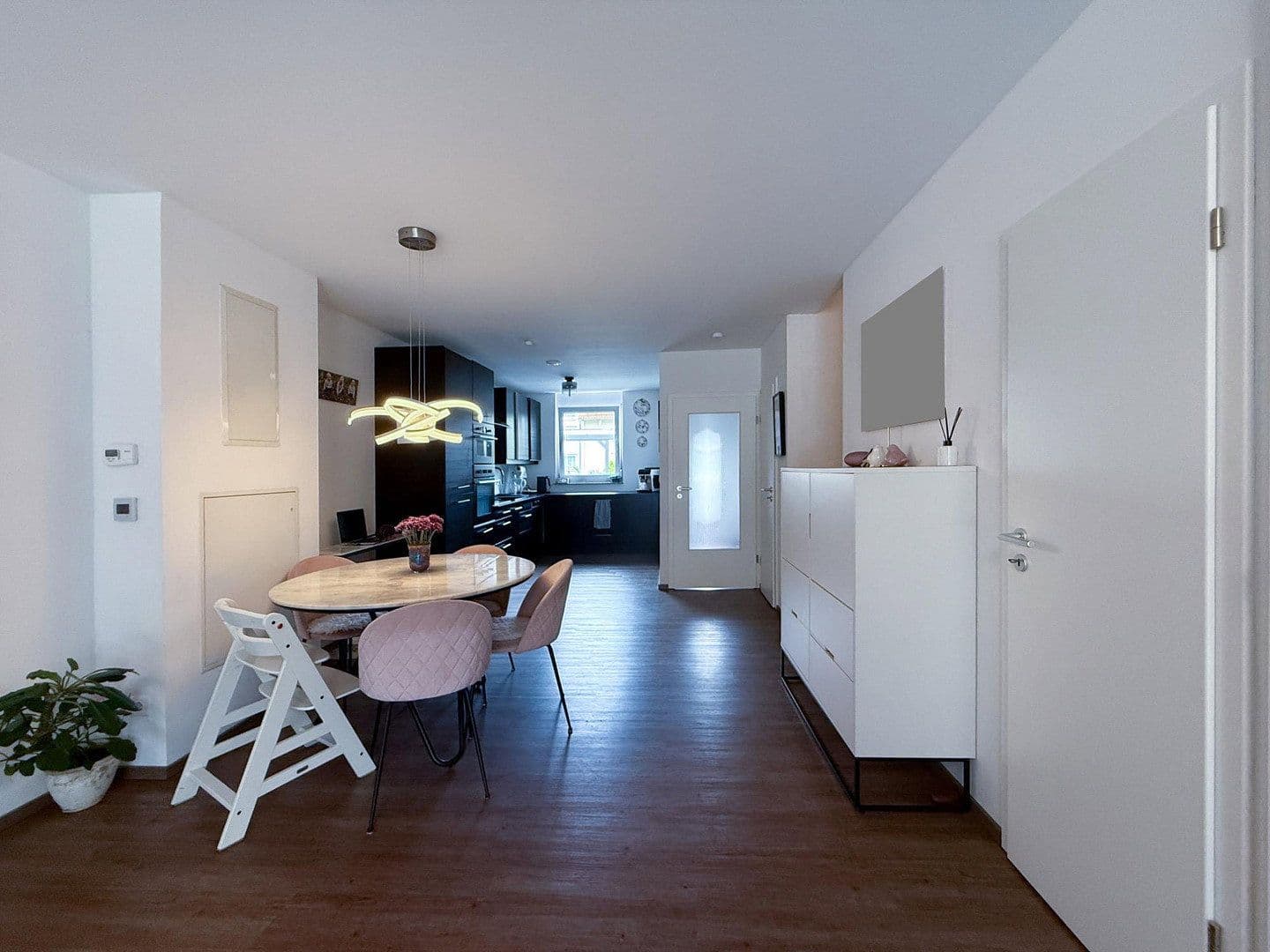 Prenájom domu 141 m², pozemek 196 m², Bad Kreuznach, Porýnie-Falcko Prenájom domu 141 m², pozemek 196 m², Bad Kreuznach, Porýnie-Falcko
