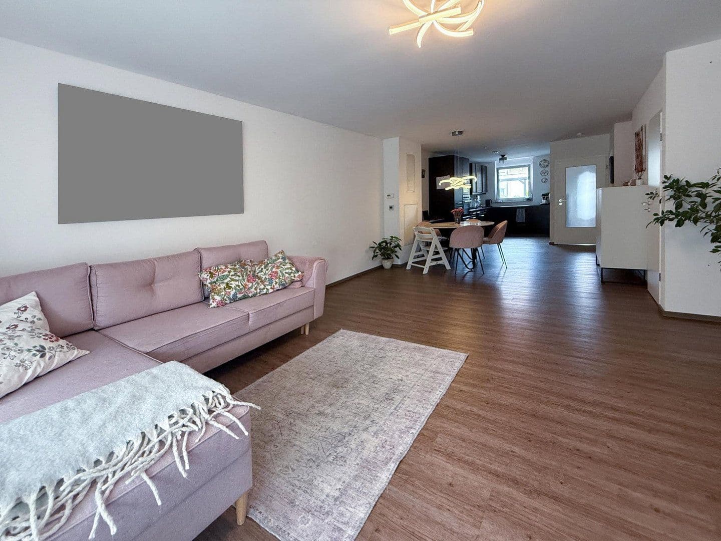 Prenájom domu 141 m², pozemek 196 m², Bad Kreuznach, Porýnie-Falcko Prenájom domu 141 m², pozemek 196 m², Bad Kreuznach, Porýnie-Falcko