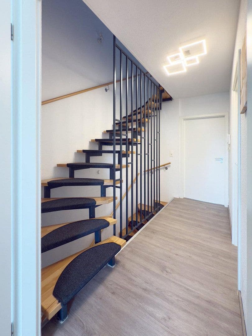 Prenájom domu 141 m², pozemek 196 m², Bad Kreuznach, Porýnie-Falcko Prenájom domu 141 m², pozemek 196 m², Bad Kreuznach, Porýnie-Falcko