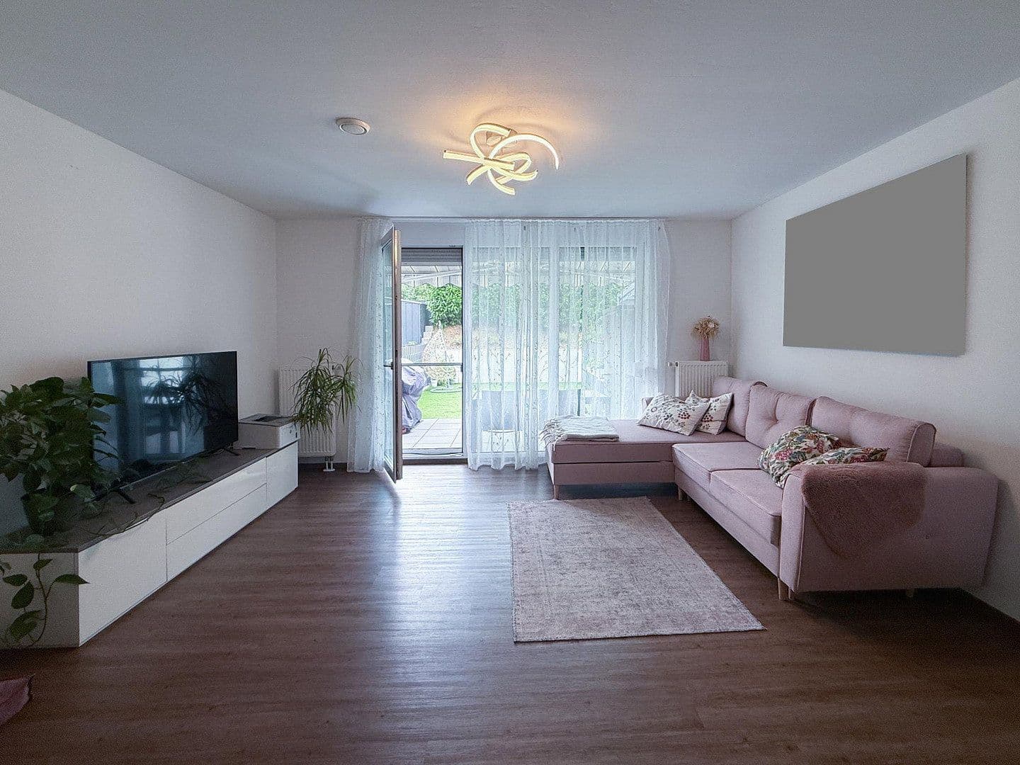 Prenájom domu 141 m², pozemek 196 m², Bad Kreuznach, Porýnie-Falcko Prenájom domu 141 m², pozemek 196 m², Bad Kreuznach, Porýnie-Falcko