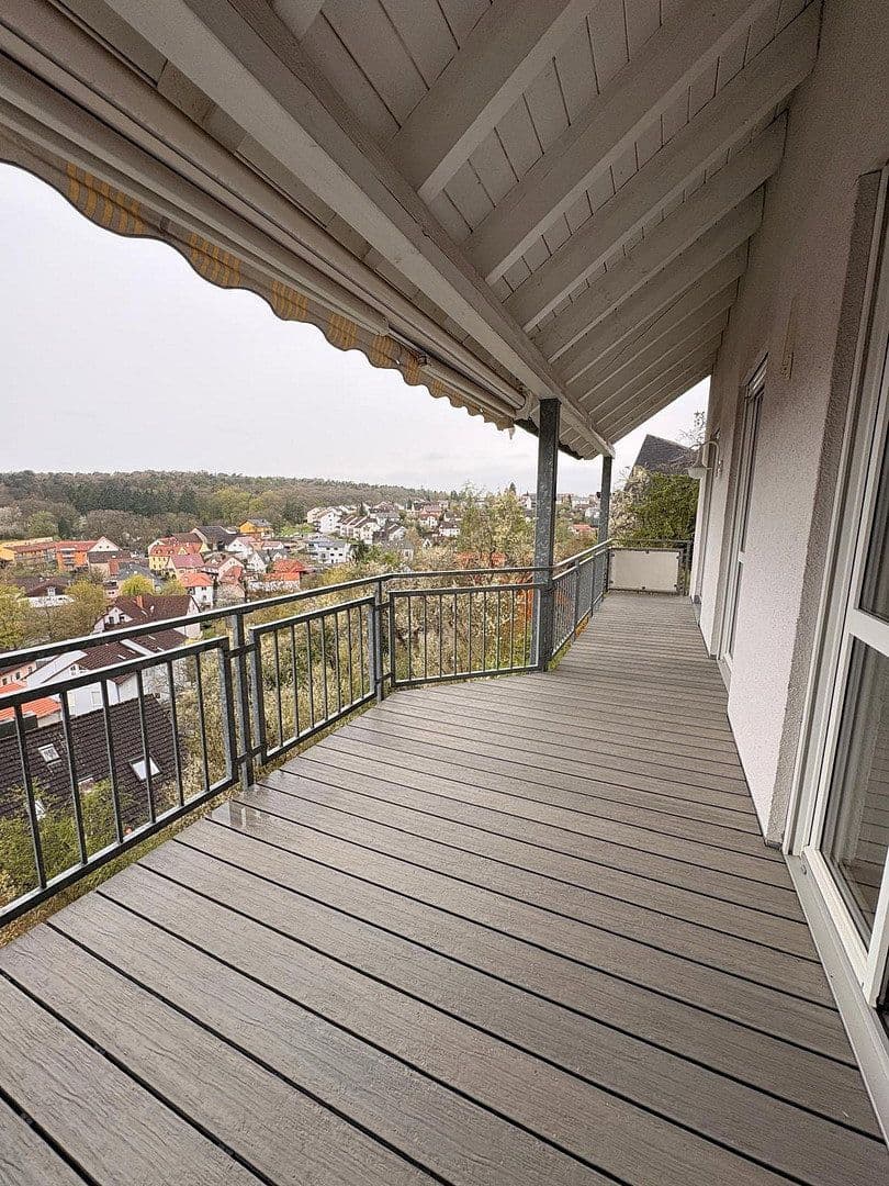 Prenájom bytu 4-izbový 134 m², Würzburg Oberdürrbach, Bavorsko Prenájom bytu 4-izbový 134 m², Würzburg Oberdürrbach, Bavorsko