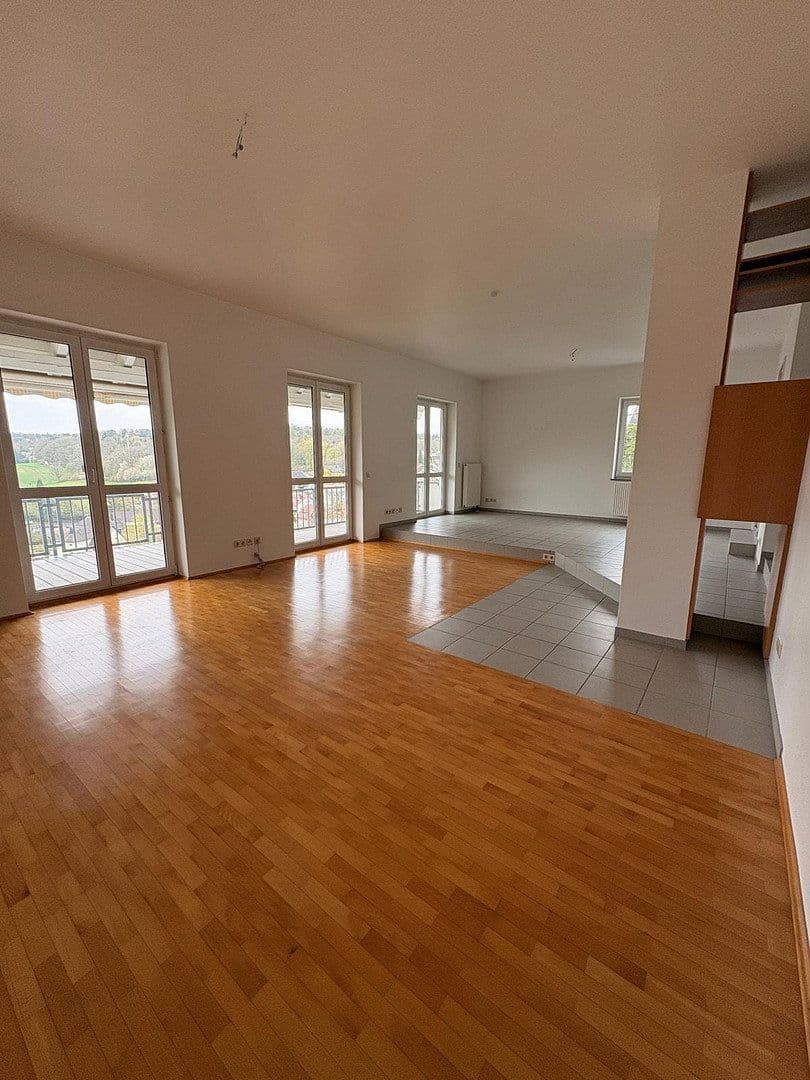 Prenájom bytu 4-izbový 134 m², Würzburg Oberdürrbach, Bavorsko Prenájom bytu 4-izbový 134 m², Würzburg Oberdürrbach, Bavorsko