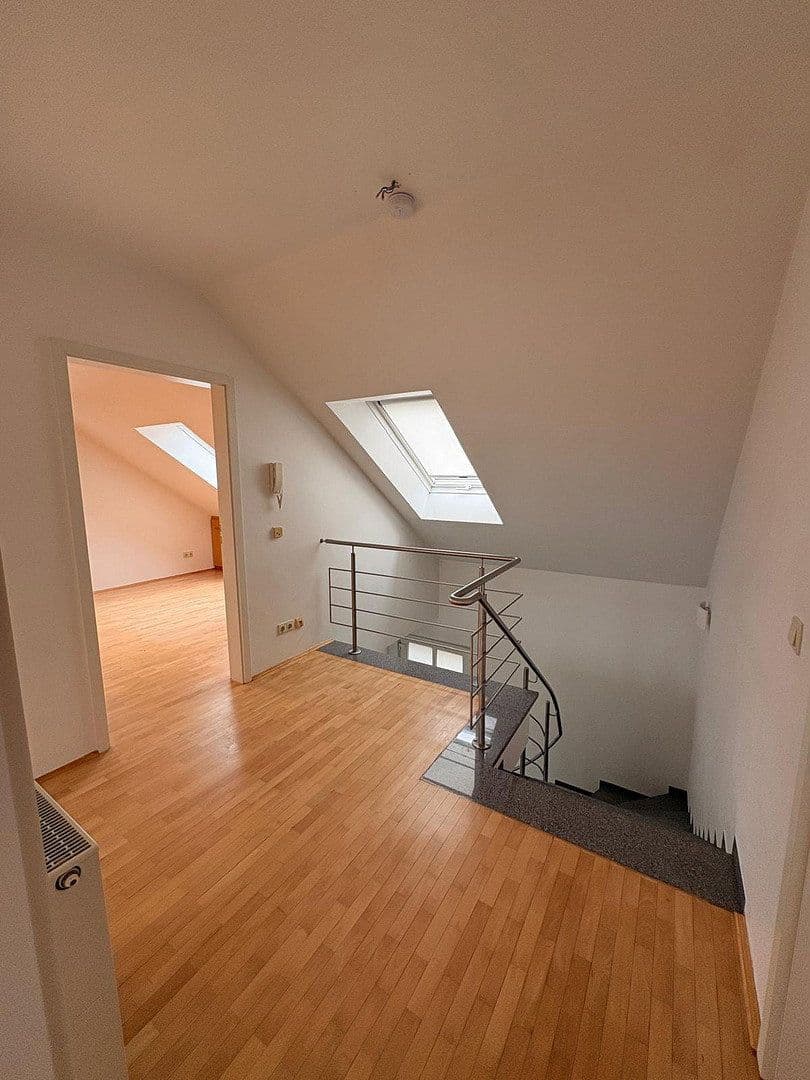 Prenájom bytu 4-izbový 134 m², Würzburg Oberdürrbach, Bavorsko Prenájom bytu 4-izbový 134 m², Würzburg Oberdürrbach, Bavorsko