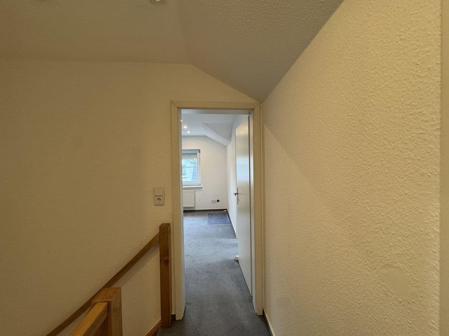 Prenájom bytu 3-izbový 110 m², Achim, Dolné Sasko Prenájom bytu 3-izbový 110 m², Achim, Dolné Sasko