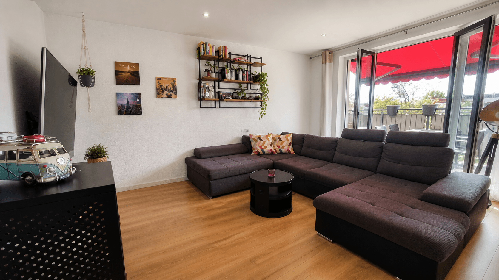 Prenájom bytu 4-izbový 99 m², Wilhelm-Raabe-Straße 8, Magdeburg, Sasko-Anhaltsko Prenájom bytu 4-izbový 99 m², Wilhelm-Raabe-Straße 8, Magdeburg, Sasko-Anhaltsko