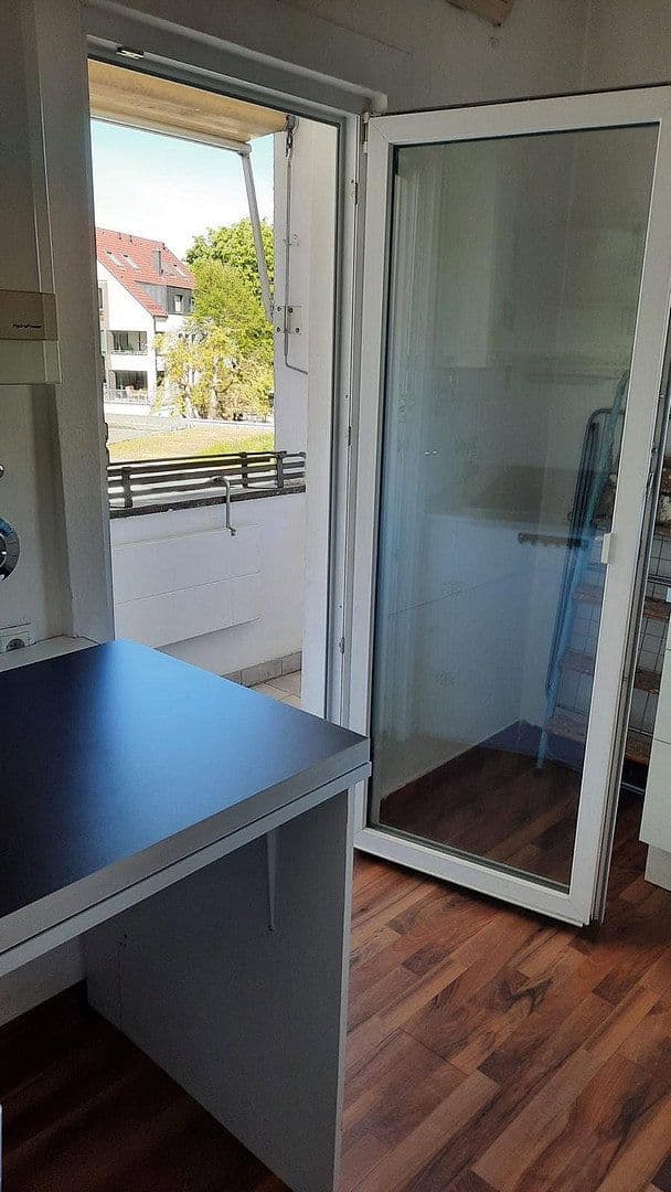 Prenájom bytu 2-izbový 57 m², Stuttgart, Bádensko-Wurttembersko Prenájom bytu 2-izbový 57 m², Stuttgart, Bádensko-Wurttembersko