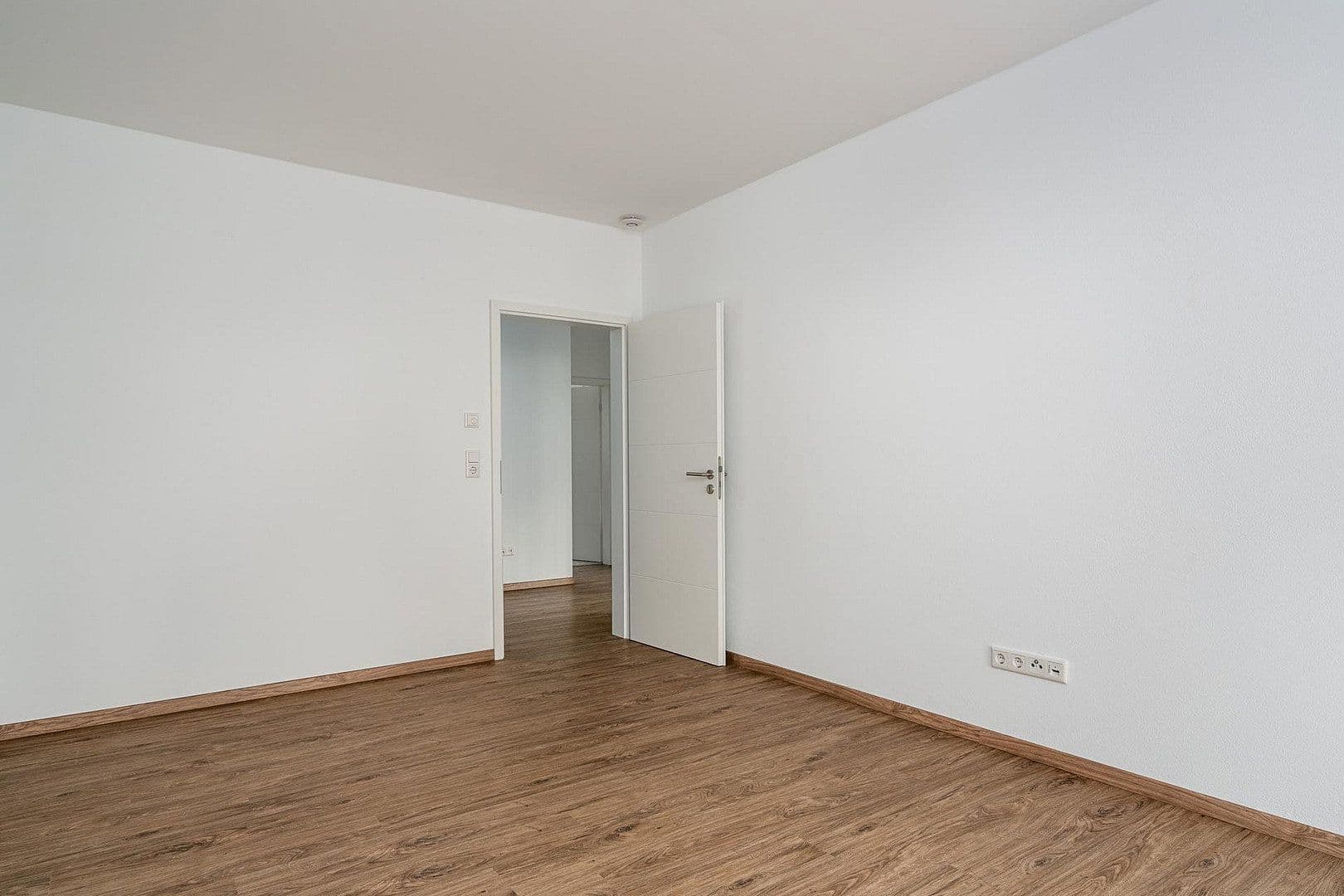 Prenájom bytu 3-izbový 102 m², Harleshäuser Straße 133, Kassel, Hesensko Prenájom bytu 3-izbový 102 m², Harleshäuser Straße 133, Kassel, Hesensko