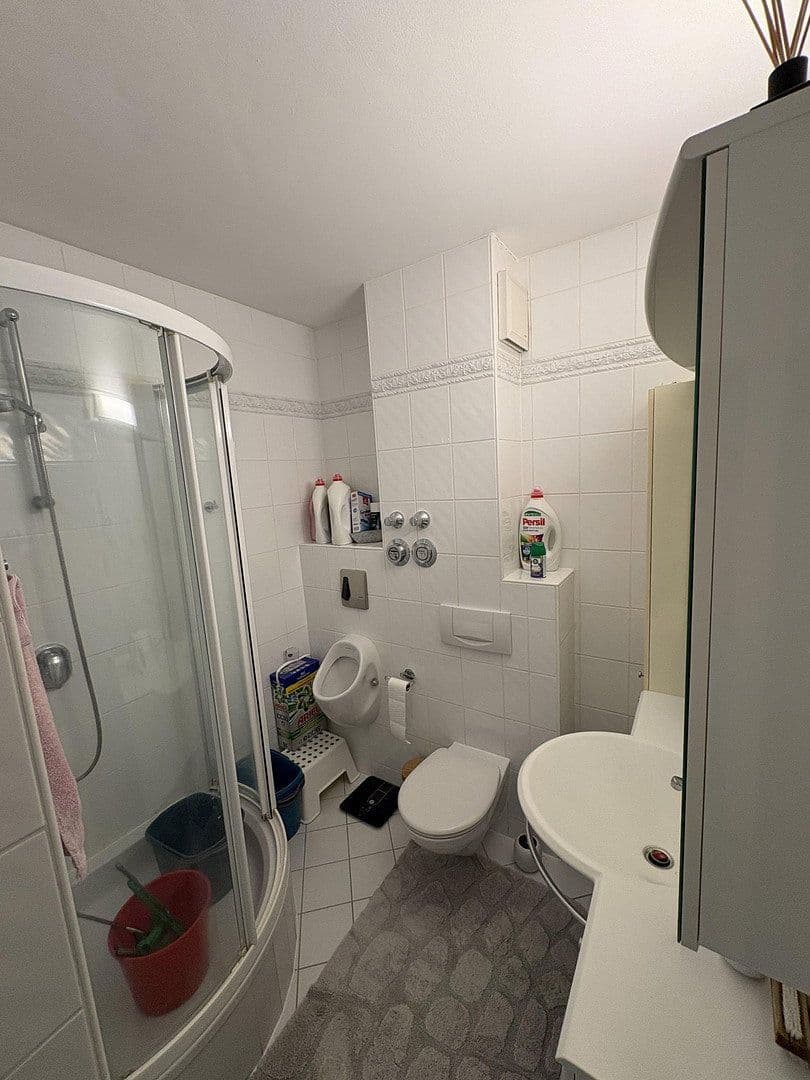 Prenájom bytu 4-izbový 119 m², Frankfurt am Main, Hesensko Prenájom bytu 4-izbový 119 m², Frankfurt am Main, Hesensko