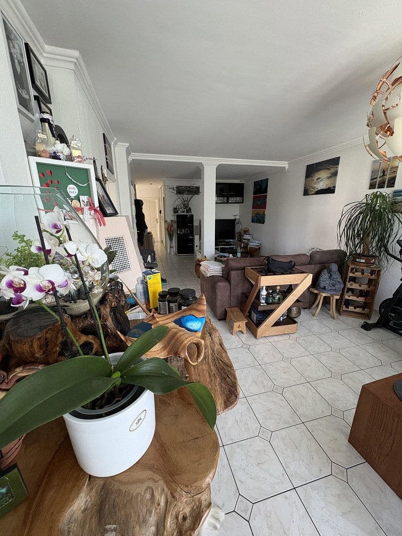 Prenájom bytu 4-izbový 119 m², Frankfurt am Main, Hesensko Prenájom bytu 4-izbový 119 m², Frankfurt am Main, Hesensko