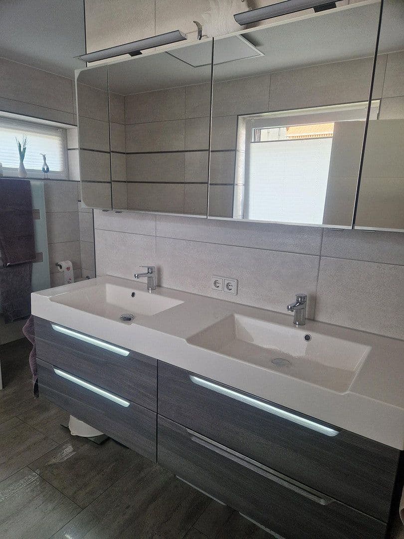 Predaj domu 122 m², pozemek 656 m², Hohe Börde, Sasko-Anhaltsko Predaj domu 122 m², pozemek 656 m², Hohe Börde, Sasko-Anhaltsko