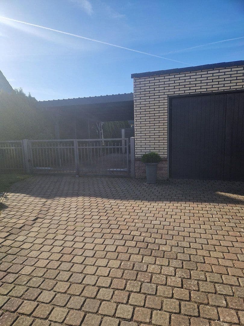 Predaj domu 122 m², pozemek 656 m², Hohe Börde, Sasko-Anhaltsko Predaj domu 122 m², pozemek 656 m², Hohe Börde, Sasko-Anhaltsko