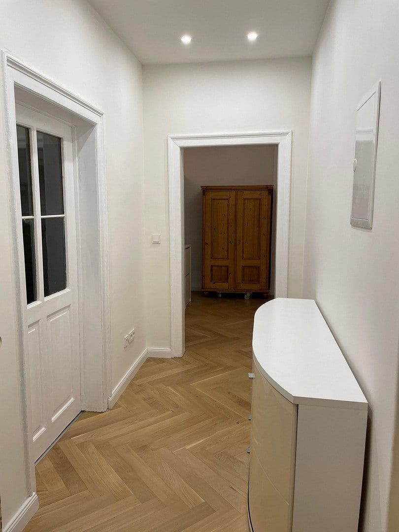 Prenájom bytu 2-izbový 62 m², München, Bavorsko Prenájom bytu 2-izbový 62 m², München, Bavorsko