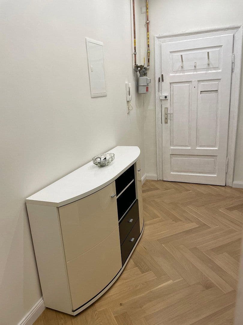 Prenájom bytu 2-izbový 62 m², München, Bavorsko Prenájom bytu 2-izbový 62 m², München, Bavorsko