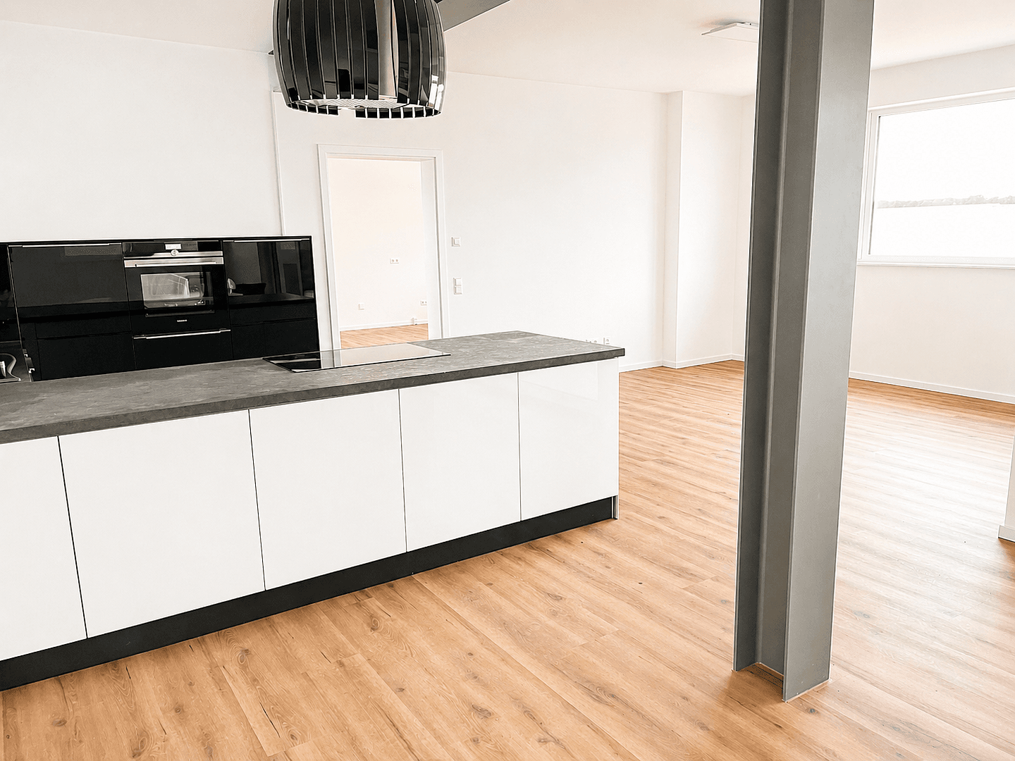 Prenájom kancelárie 100 m², Philippsburg, Bádensko-Wurttembersko Prenájom kancelárie 100 m², Philippsburg, Bádensko-Wurttembersko