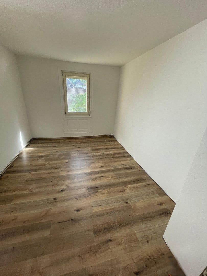 Prenájom bytu 3-izbový 70 m², Tuttlingen, Bádensko-Wurttembersko Prenájom bytu 3-izbový 70 m², Tuttlingen, Bádensko-Wurttembersko