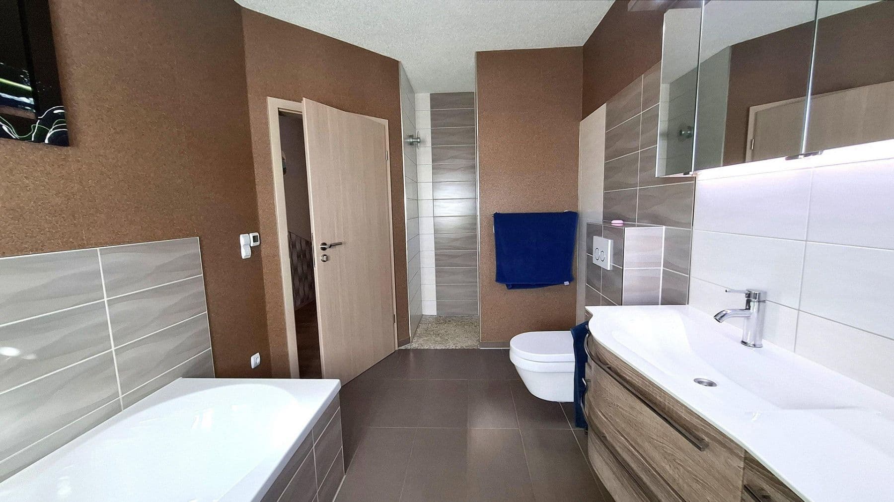 Predaj domu 175 m², pozemek 711 m², Barsinghausen, Dolné Sasko Predaj domu 175 m², pozemek 711 m², Barsinghausen, Dolné Sasko