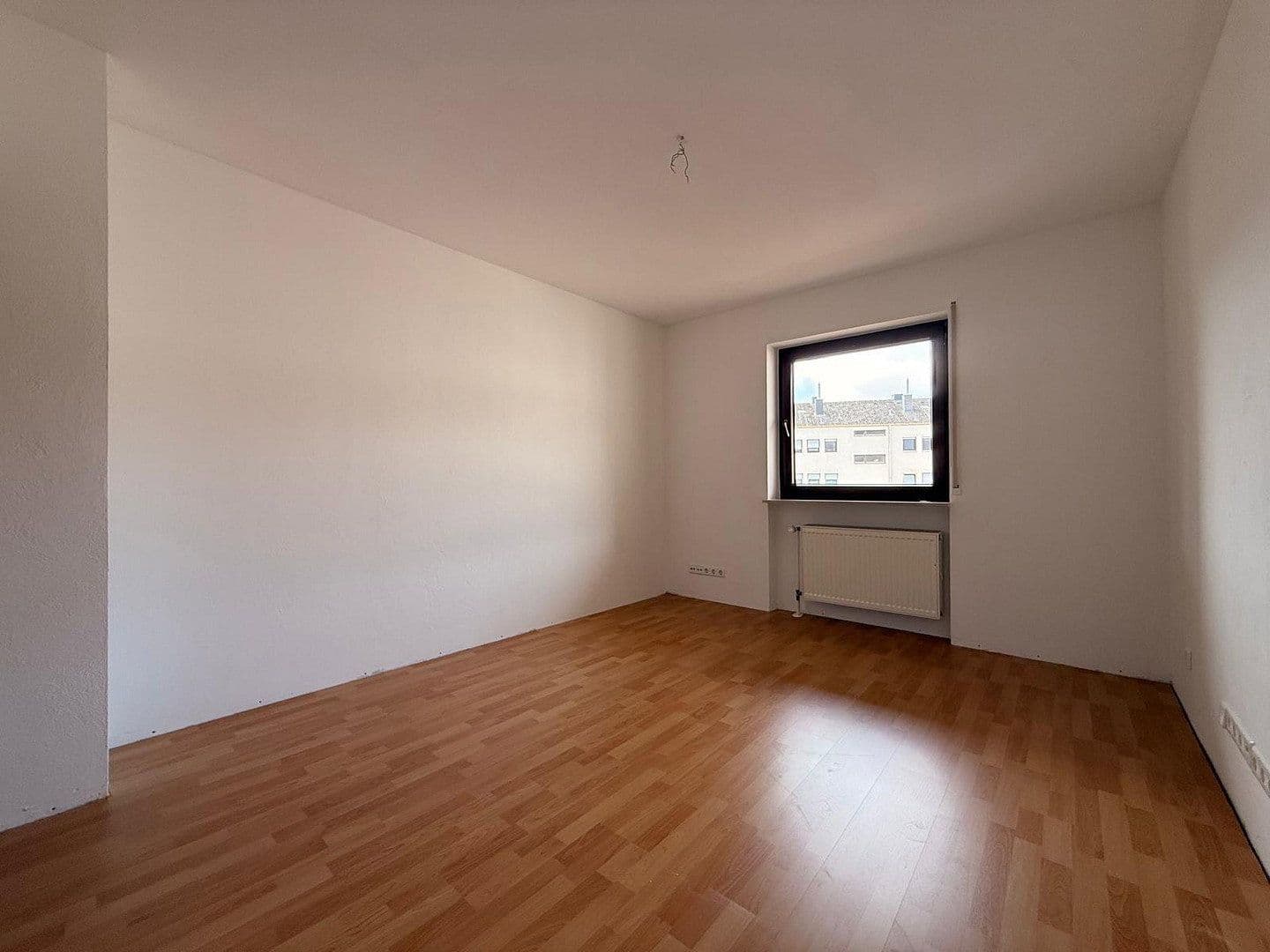 Prenájom bytu 3-izbový 70 m², Nordbahnstr. 99, Kaiserslautern, Porýnie-Falcko Prenájom bytu 3-izbový 70 m², Nordbahnstr. 99, Kaiserslautern, Porýnie-Falcko