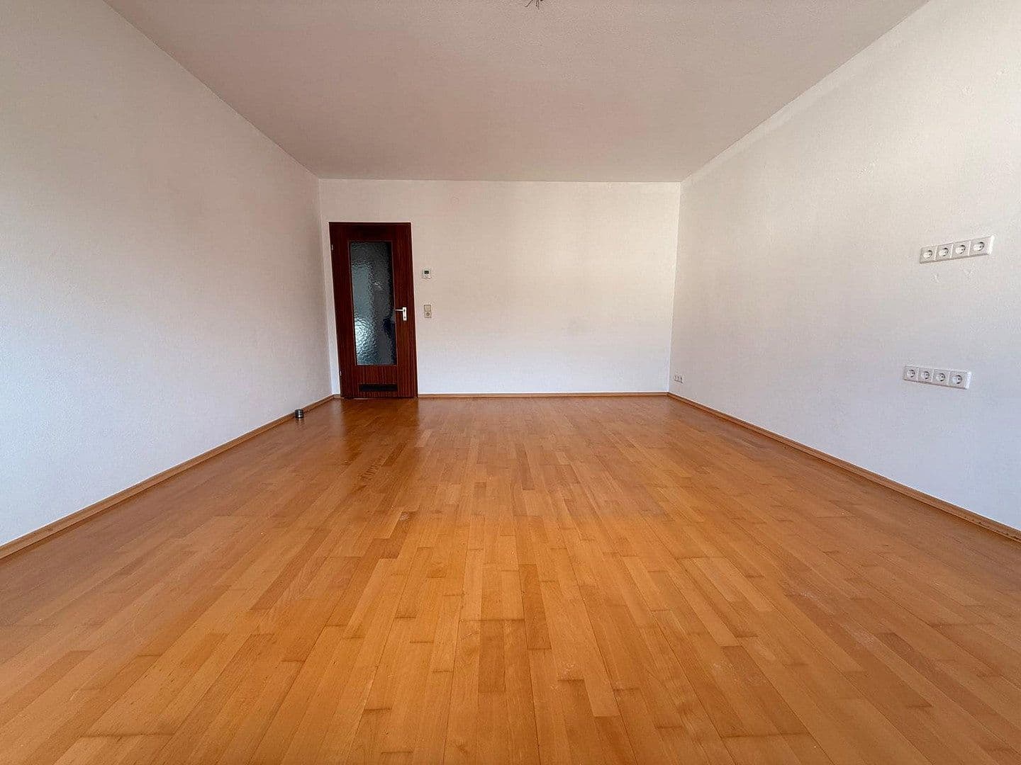 Prenájom bytu 3-izbový 70 m², Nordbahnstr. 99, Kaiserslautern, Porýnie-Falcko Prenájom bytu 3-izbový 70 m², Nordbahnstr. 99, Kaiserslautern, Porýnie-Falcko