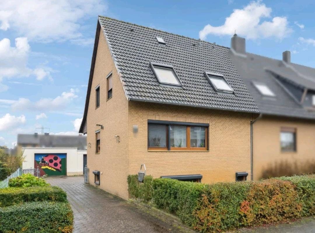 Predaj domu 100 m², pozemek 416 m², Knappenweg 35A, Lehrte, Dolné Sasko Predaj domu 100 m², pozemek 416 m², Knappenweg 35A, Lehrte, Dolné Sasko