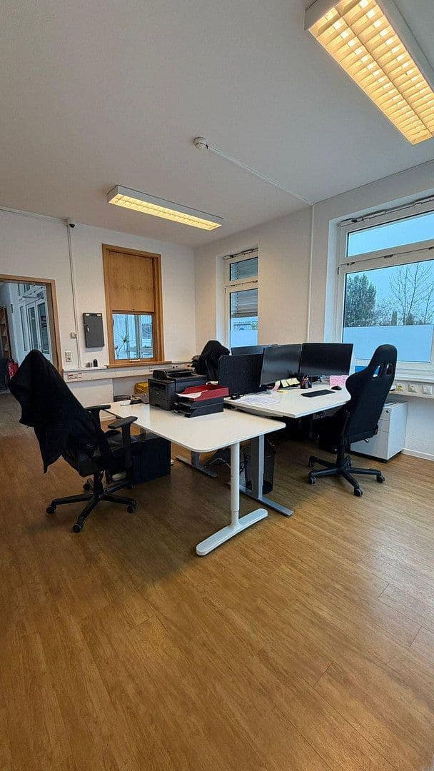 Prenájom kancelárie 932 m², Fußgönheim, Porýnie-Falcko Prenájom kancelárie 932 m², Fußgönheim, Porýnie-Falcko