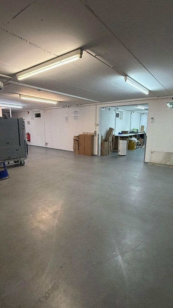 Prenájom kancelárie 932 m², Fußgönheim, Porýnie-Falcko Prenájom kancelárie 932 m², Fußgönheim, Porýnie-Falcko