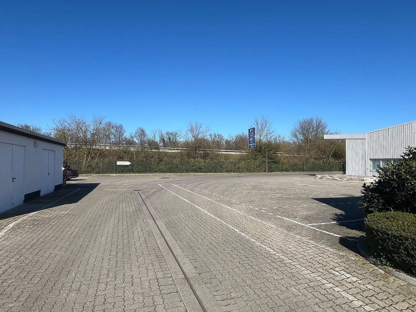 Prenájom kancelárie 932 m², Fußgönheim, Porýnie-Falcko Prenájom kancelárie 932 m², Fußgönheim, Porýnie-Falcko