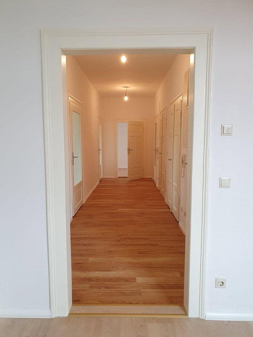 Prenájom bytu 5-izbový 143 m², Augustusburger Straße 54, Flöha, Sasko Prenájom bytu 5-izbový 143 m², Augustusburger Straße 54, Flöha, Sasko
