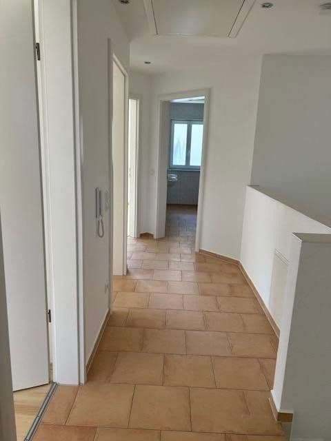 Predaj domu 150 m², pozemek 291 m², Brunnenstraße 2, Ottenhofen, Bavorsko Predaj domu 150 m², pozemek 291 m², Brunnenstraße 2, Ottenhofen, Bavorsko