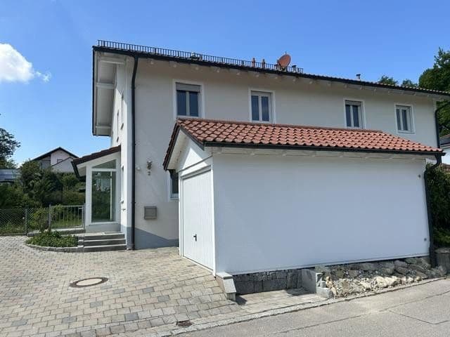 Predaj domu 150 m², pozemek 291 m², Brunnenstraße 2, Ottenhofen, Bavorsko Predaj domu 150 m², pozemek 291 m², Brunnenstraße 2, Ottenhofen, Bavorsko
