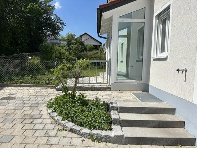 Predaj domu 150 m², pozemek 291 m², Brunnenstraße 2, Ottenhofen, Bavorsko Predaj domu 150 m², pozemek 291 m², Brunnenstraße 2, Ottenhofen, Bavorsko