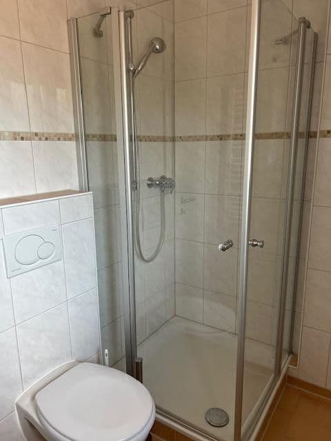 Predaj domu 150 m², pozemek 291 m², Brunnenstraße 2, Ottenhofen, Bavorsko Predaj domu 150 m², pozemek 291 m², Brunnenstraße 2, Ottenhofen, Bavorsko