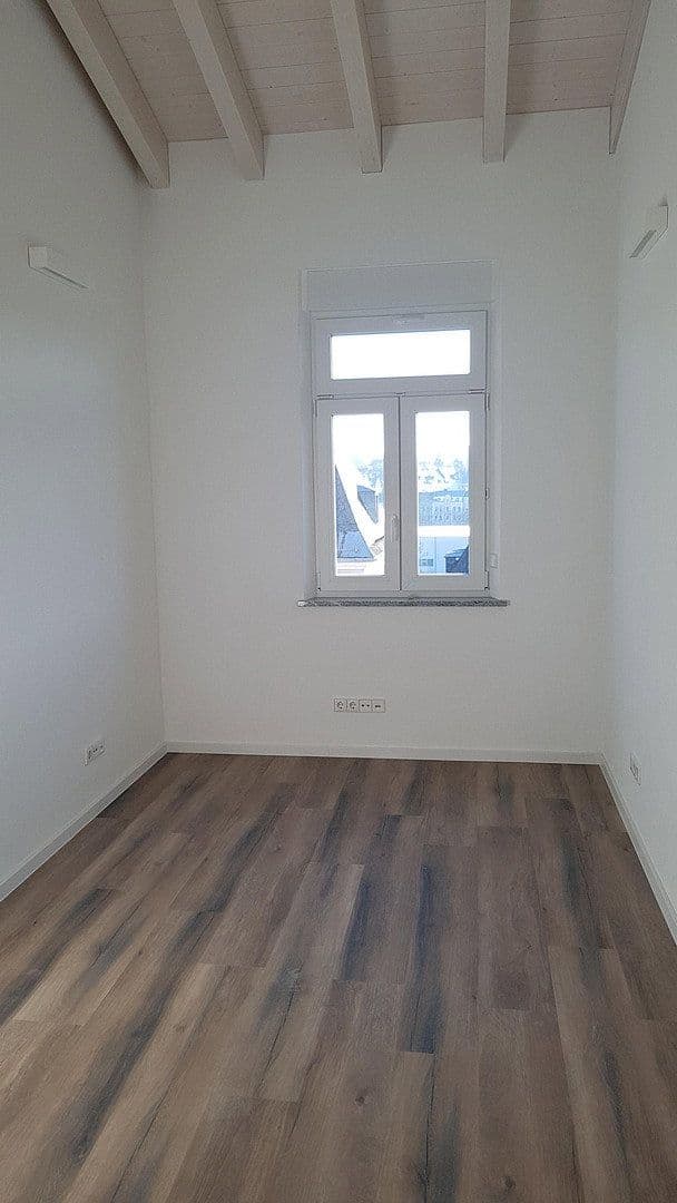 Prenájom bytu 4-izbový 100 m², Oelsnitzer Str. 19, Hof, Bavorsko Prenájom bytu 4-izbový 100 m², Oelsnitzer Str. 19, Hof, Bavorsko