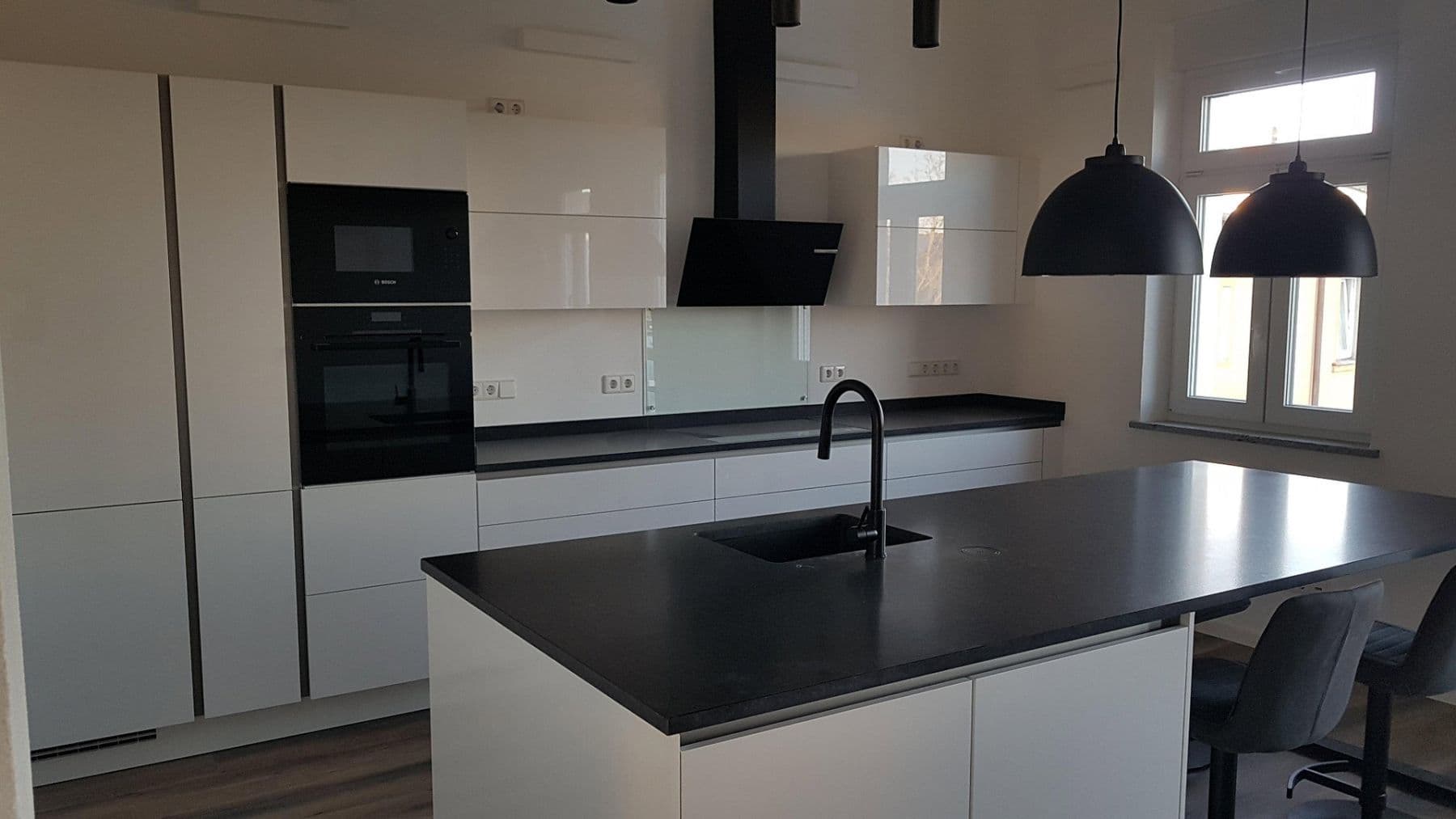 Prenájom bytu 4-izbový 100 m², Oelsnitzer Str. 19, Hof, Bavorsko Prenájom bytu 4-izbový 100 m², Oelsnitzer Str. 19, Hof, Bavorsko