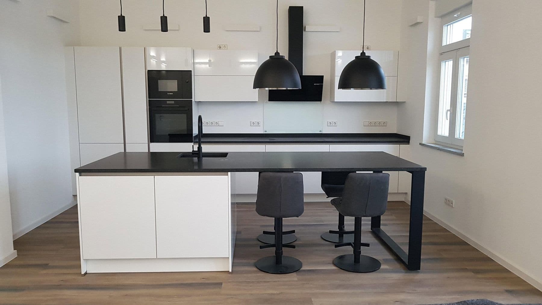 Prenájom bytu 4-izbový 100 m², Oelsnitzer Str. 19, Hof, Bavorsko Prenájom bytu 4-izbový 100 m², Oelsnitzer Str. 19, Hof, Bavorsko