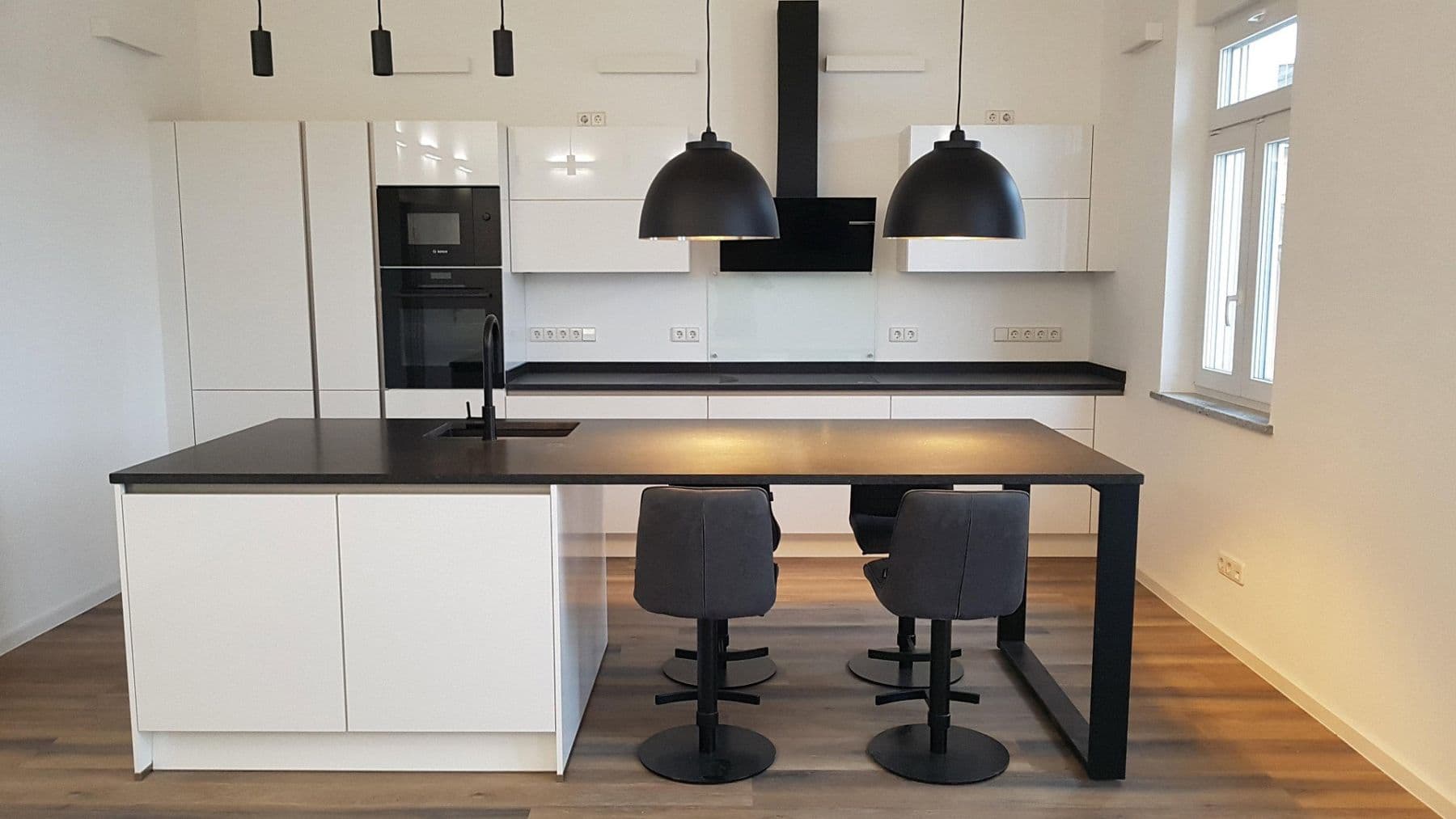 Prenájom bytu 4-izbový 100 m², Oelsnitzer Str. 19, Hof, Bavorsko Prenájom bytu 4-izbový 100 m², Oelsnitzer Str. 19, Hof, Bavorsko