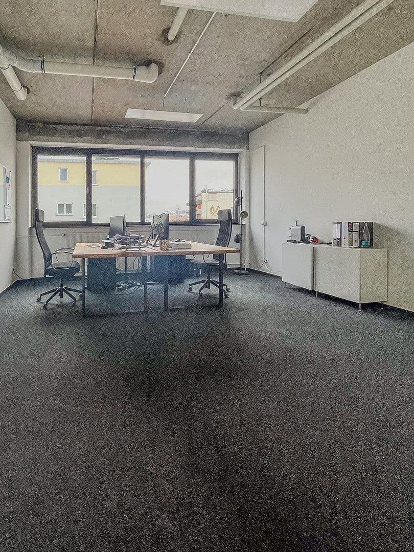 Prenájom kancelárie 230 m², Porschestrasse 2, Fellbach, Bádensko-Wurttembersko Prenájom kancelárie 230 m², Porschestrasse 2, Fellbach, Bádensko-Wurttembersko