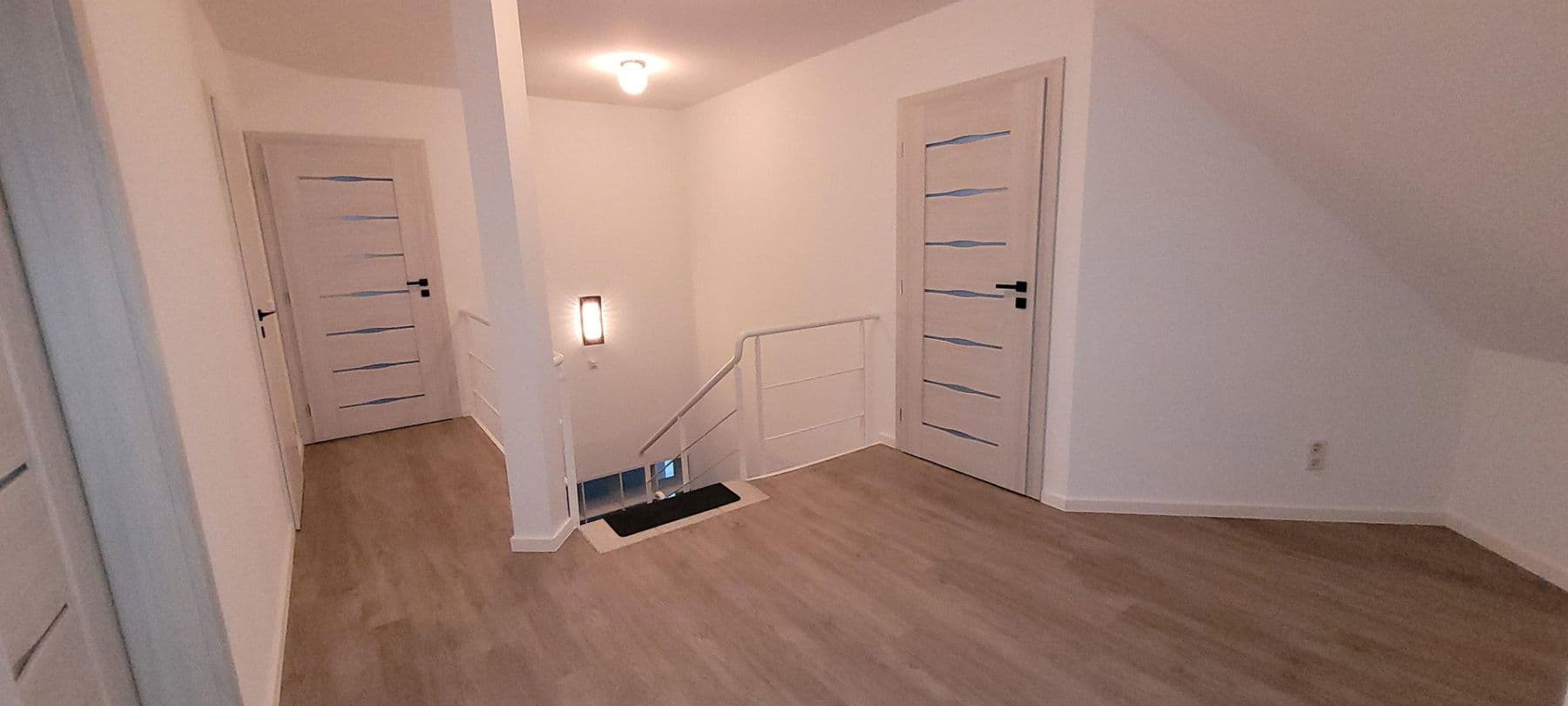Predaj domu 250 m², pozemek 2.284 m², Schwerin, Meklenbursko-Predpomoransko Predaj domu 250 m², pozemek 2.284 m², Schwerin, Meklenbursko-Predpomoransko