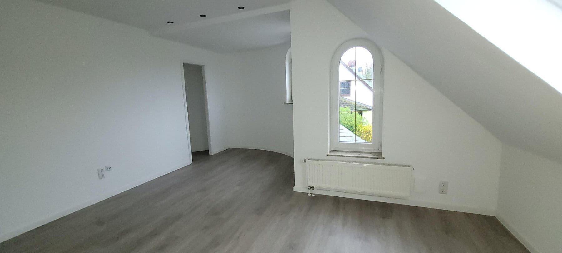 Predaj domu 250 m², pozemek 2.284 m², Schwerin, Meklenbursko-Predpomoransko Predaj domu 250 m², pozemek 2.284 m², Schwerin, Meklenbursko-Predpomoransko