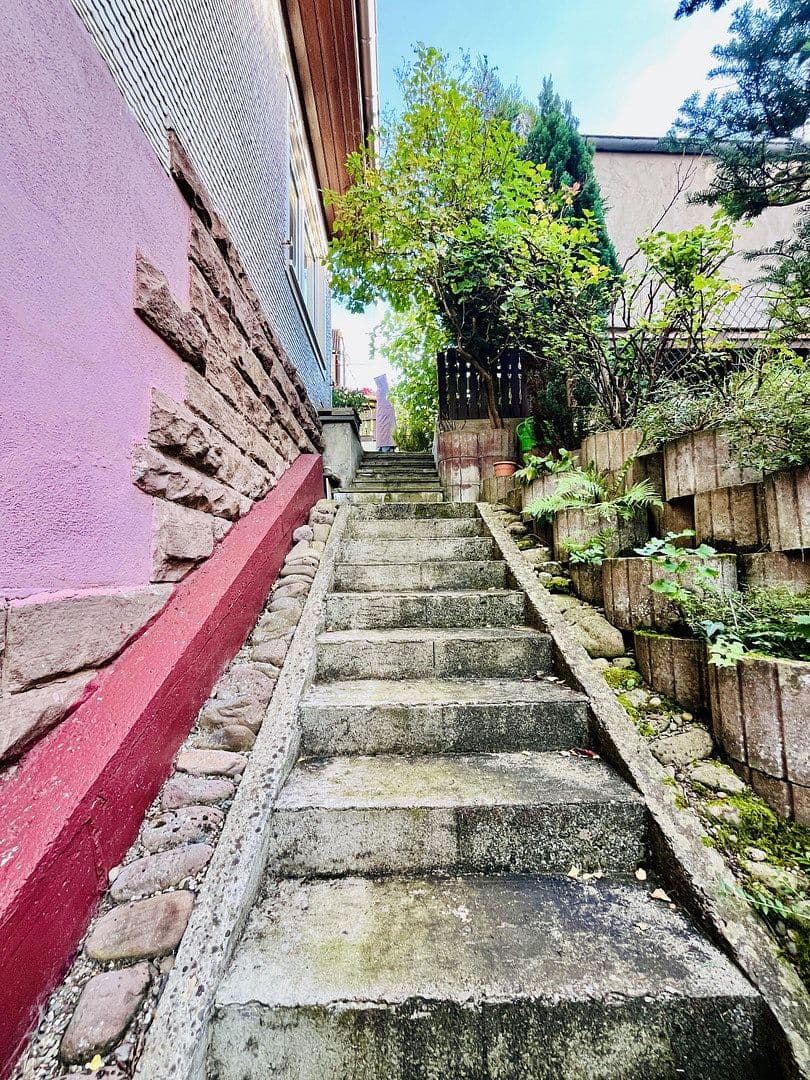 Predaj domu 146 m², pozemek 1.550 m², Neuenbürg, Bádensko-Wurttembersko Predaj domu 146 m², pozemek 1.550 m², Neuenbürg, Bádensko-Wurttembersko