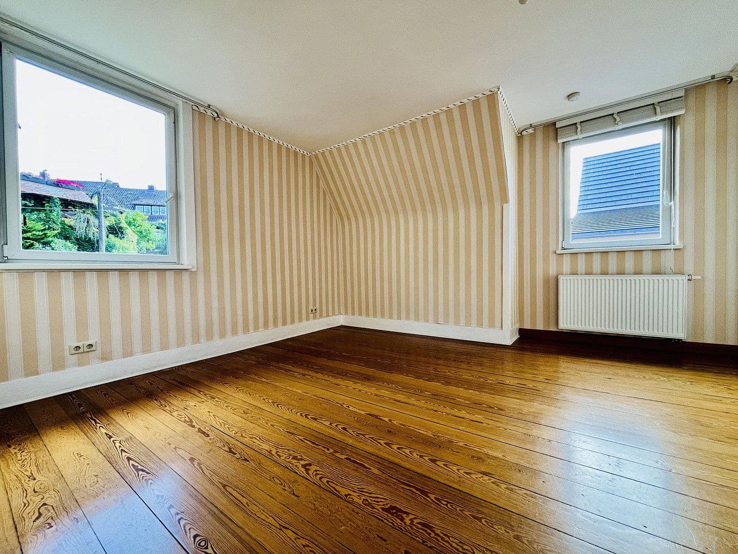 Predaj domu 146 m², pozemek 1.550 m², Neuenbürg, Bádensko-Wurttembersko Predaj domu 146 m², pozemek 1.550 m², Neuenbürg, Bádensko-Wurttembersko