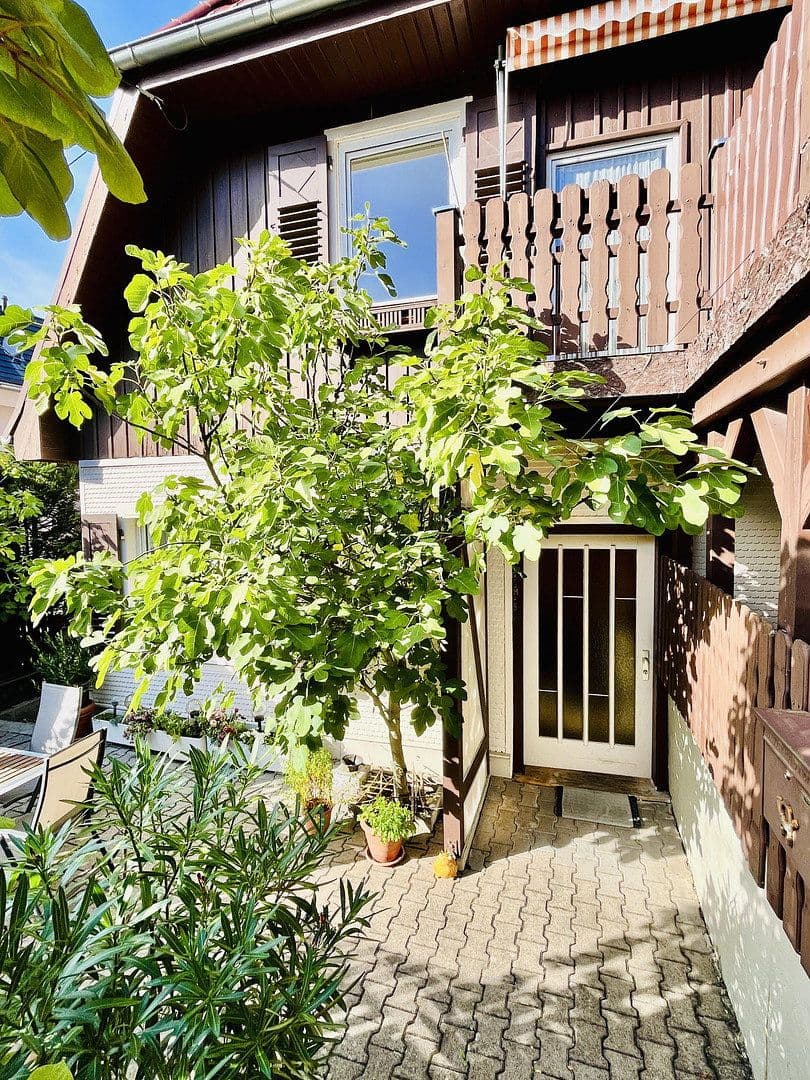 Predaj domu 146 m², pozemek 1.550 m², Neuenbürg, Bádensko-Wurttembersko Predaj domu 146 m², pozemek 1.550 m², Neuenbürg, Bádensko-Wurttembersko